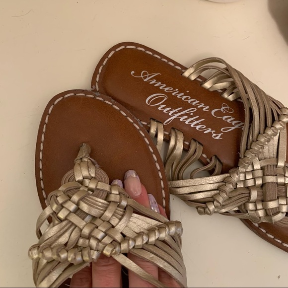 American Eagle 🦅 gold flat sandals NWOT - Picture 2 of 7